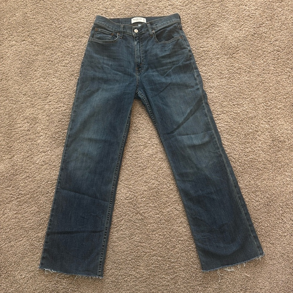 Abercrombie and Fitch Curve Love the 90s relaxed jean high-rise size 26 raw hem
